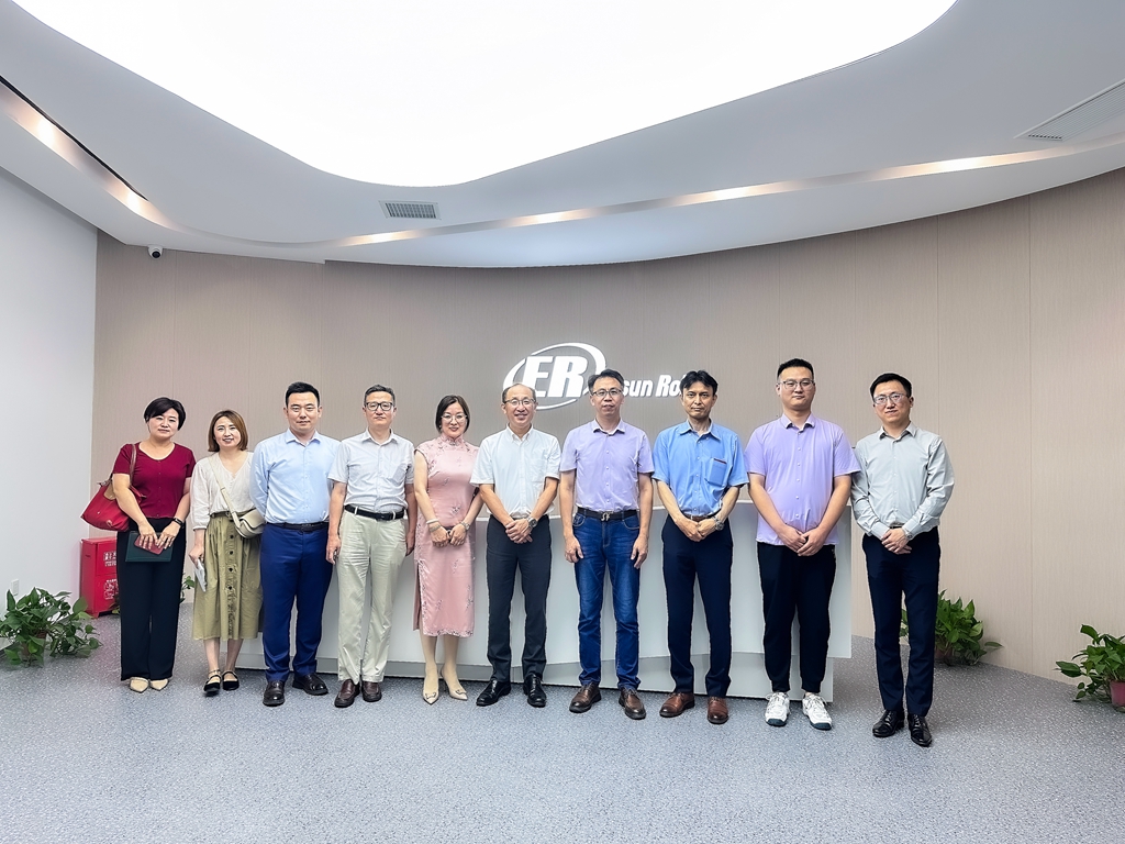 熱烈歡迎EPSON愛普生深石明宏總裁一行蒞臨鎰升機(jī)器人參觀！